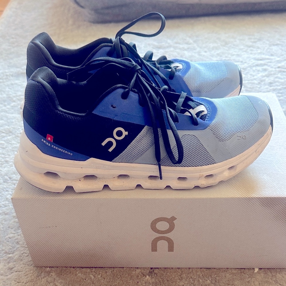 On Cloud Running Women’s Blue and Gray Athletic Shoes 9